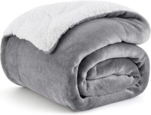Bedsure Sherpa Fleece Throw Blanket for Couch – Thick and Warm Blanket for Winter, Soft Fuzzy Plush Throw Gift for Women, Grey, 50×60 Inches